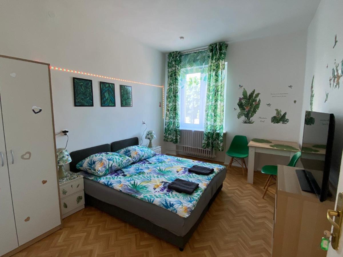 Jungle Rooms Gdansk Luaran gambar
